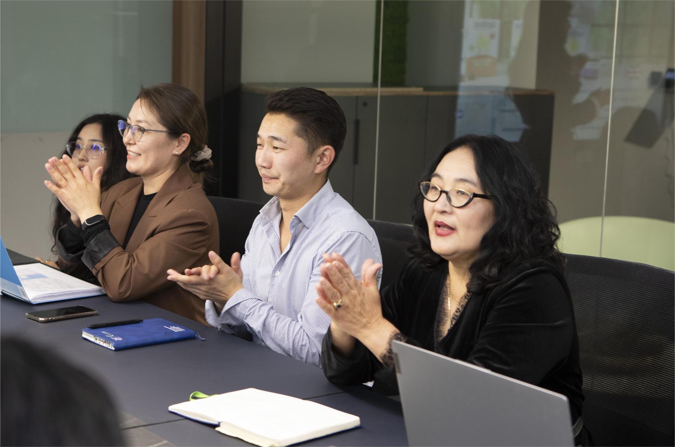 Image hover effect image